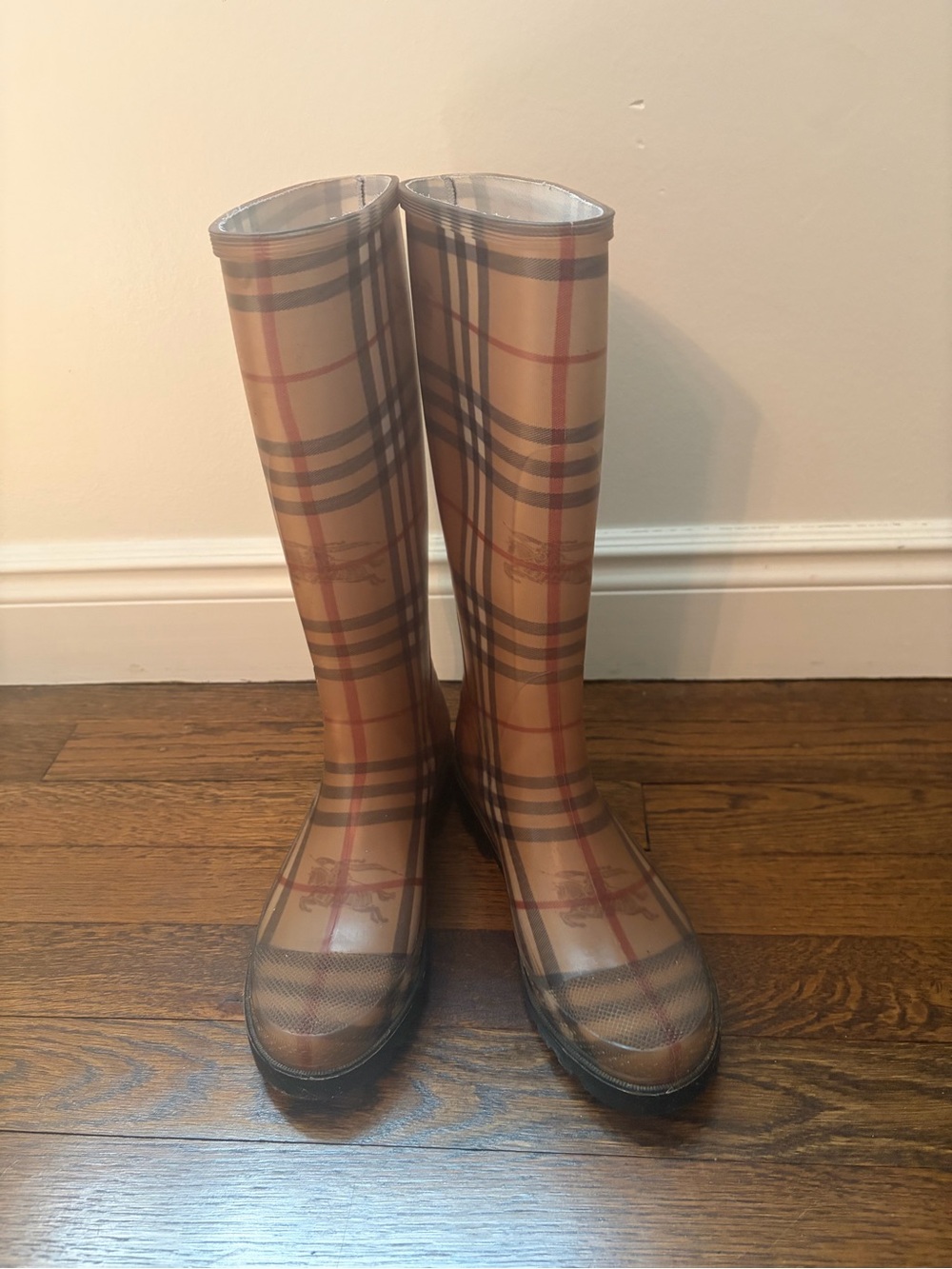 Authentic Burberry Rain Boots size 6.5 - Picture 2 of 3
